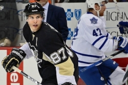 Sidney Crosby receives Ted Lindsay Award